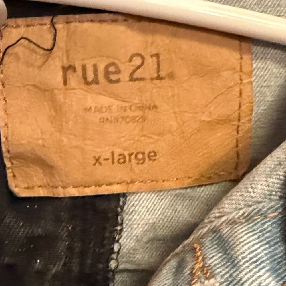 ☯️☯️☯️BOGOHO ☯️☯️☯️Two-Tone Denim Jacket with Graphic Details - Picture 12 of 16